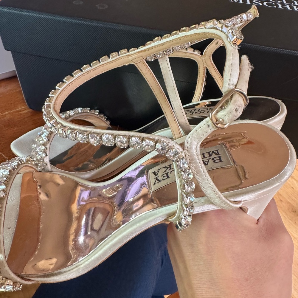 Badgley Mischka Marilee Jeweled Heels Women's Size 6 - Picture 4 of 8